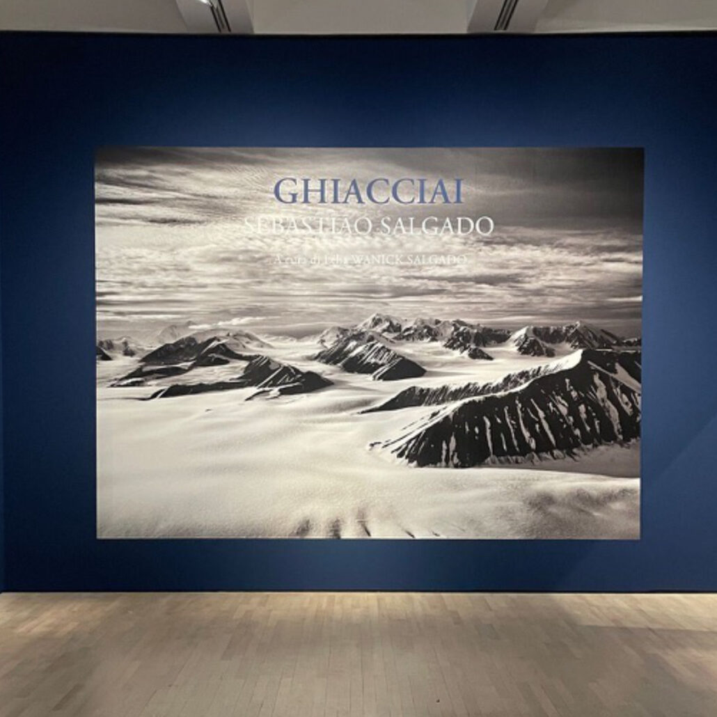 Grafica allestimento produzione e stampa Stampa grande formato per la mostra "Ghiacciai" di Sebastiao Salgado presso il museo Mart di Rovereto